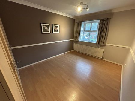 3 bedroom semi-detached house to rent - Photo 5