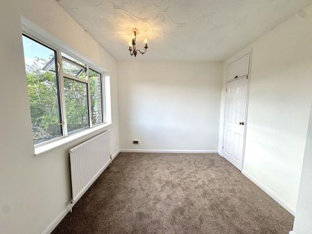 3 bedroom semi-detached house to rent - Photo 2