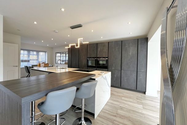 Crossacres, Woking, Surrey, GU22 - Photo 1