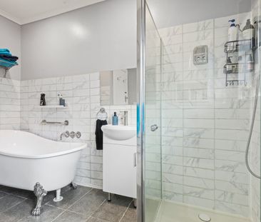 A gem in the heart of breakwater! - Photo 3