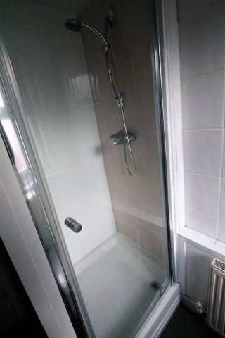 8 bedroom property to rent - Photo 5