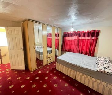 3 bedroom semi-detached house to rent - Photo 4