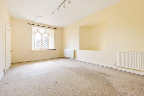 4 bedroom end of terrace house to rent - Photo 1