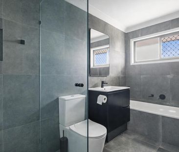 Stylishly Renovated Townhouse in Prime Richlands Location. - Photo 6