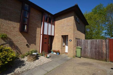 3 bedroom semi-detached house to rent - Photo 2