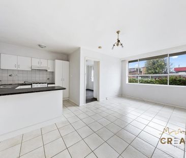 MODERN & CONVENIENT LIVING IN THE HEART OF SUNSHINE - Photo 2