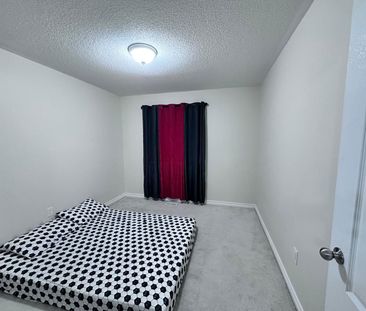 For Lease - 681 Sauve Street, Milton, Ontario - Photo 5