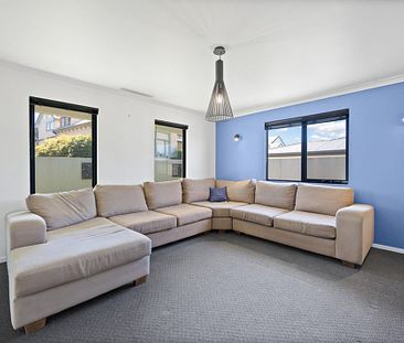 Modern Townhouse in Mowbray - Photo 4