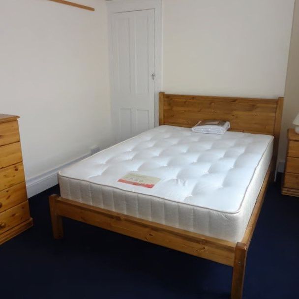 4 bedroom terraced house to rent - Photo 1