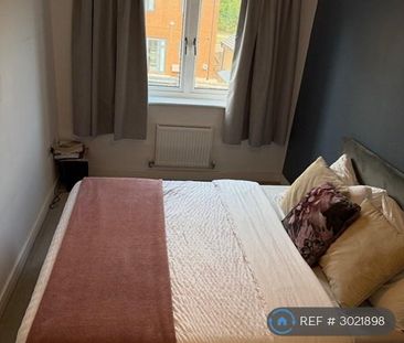 2 bedroom semi-detached house to rent - Photo 2