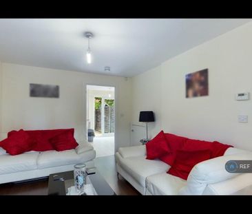 2 bedroom semi-detached house to rent - Photo 1