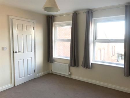 2 bedroom flat to rent - Photo 4