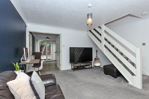 3 bedroom end of terrace house to rent - Photo 1