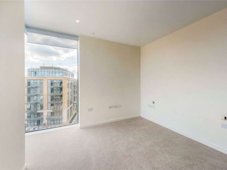 Spacious three bedroom apartment with balcony. - Photo 2