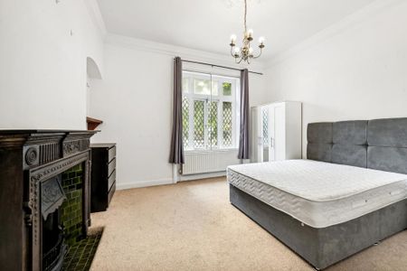 4 bedroom flat to rent - Photo 3