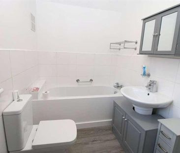 Blythe Hill, Orpington, BR5 - Photo 1