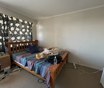 3 Bedrooms on Te Atatu Rd - Photo 1