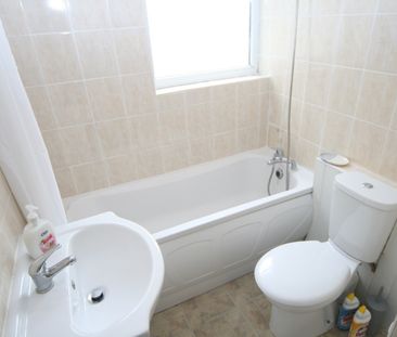 Studio Flat, Vaughan Road, HA1 - Photo 2