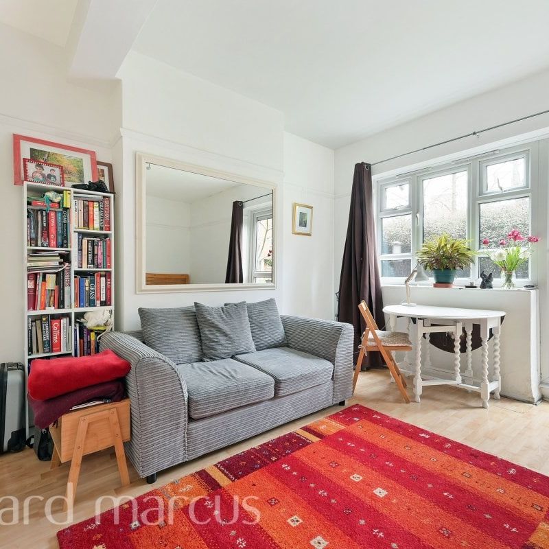 Horne Way, LONDON - Photo 1