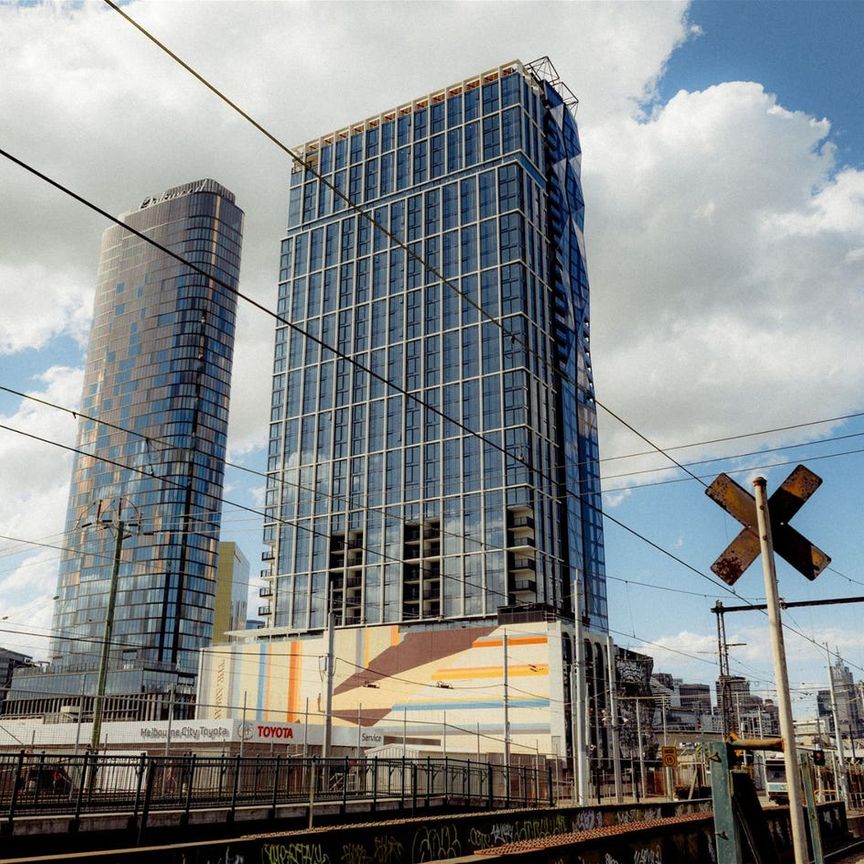 Spacious 1 Bedroom Apartment + Seperate Study Area - Resort style living that feels like home in Southbank - Photo 1