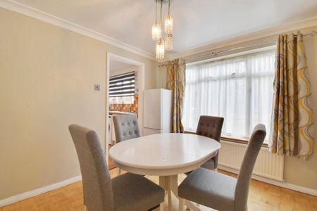 3 bedroom semi-detached house to rent - Photo 5