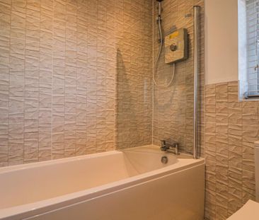 3 bedroom semi-detached house to rent - Photo 6