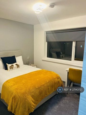 1 bedroom in a house share to rent - Photo 4