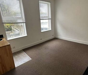 1 bedroom ground floor flat to rent - Photo 2