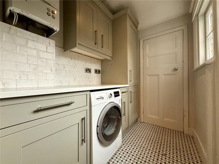 3 bedroom terraced house to rent - Photo 3