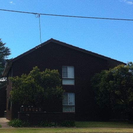 SPACIOUS 2 BEDROOM UNIT A BLOCK FROM THE CBD! - Photo 4