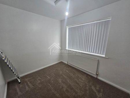 3 bedroom detached bungalow to rent - Photo 3
