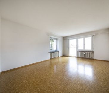 Helle Wohnung an schöner Lage! - Foto 1