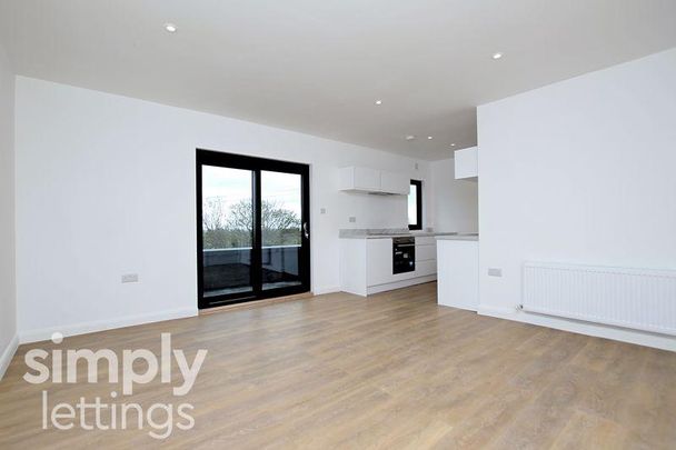2 bedroom flat to rent - Photo 1