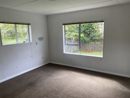 3 Bedroom home in Belmont - Photo 5