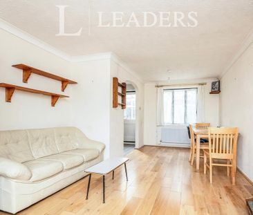 3 bedroom semi-detached house to rent - Photo 2
