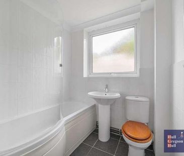 Clifton Close, Swanage, BH19 - Photo 3