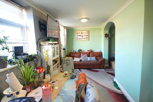3 bedroom end of terrace house to rent - Photo 1