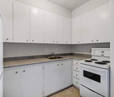 1 Bedroom - Photo 3