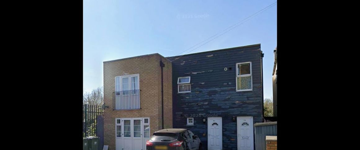 2 Bed Maisonette, Ronver Road, SE12 - Photo 1