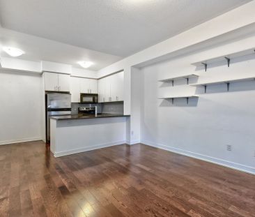 For Lease - 13 Oak Street, Toronto, Ontario - Photo 2