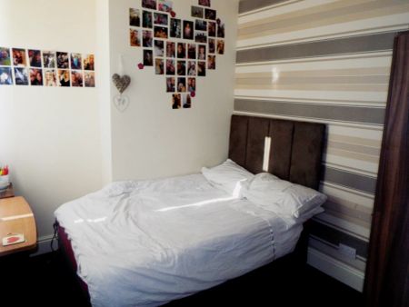 4 Bedroom House - Photo 3