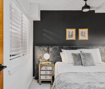 New York-inspired warehouse apartment, steps from James Street - Photo 4