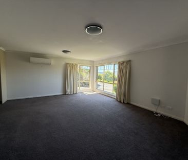 Feel at home, Living Here - Photo 1