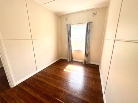 Charming two bedroom home - Photo 5