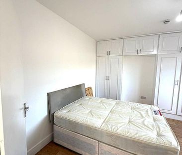 Flat to rent - Photo 1