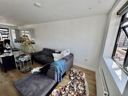 Oakland Road, Crickelwood, NW2 - Photo 2