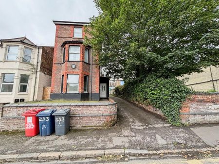 1 bedroom in a house share to rent - Photo 3