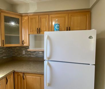 For Lease - 7711 Wrenwood Court, Mississauga, Ontario - Photo 2
