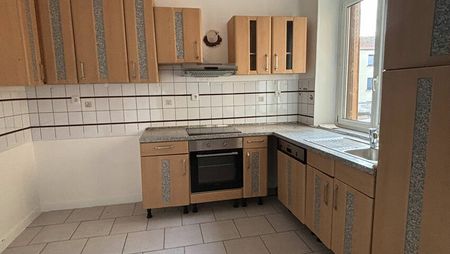 APPARTEMENT F5 AU CENTRE-VILLE - Photo 4