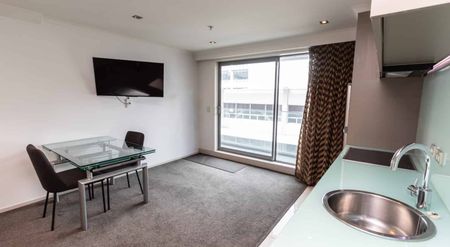 1 bed with city view in Wellington City - Photo 3